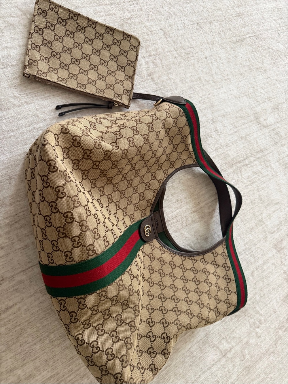 Gucci Beige GG Supreme Canvas Shoulder Bag with Green-Red Web Stripe